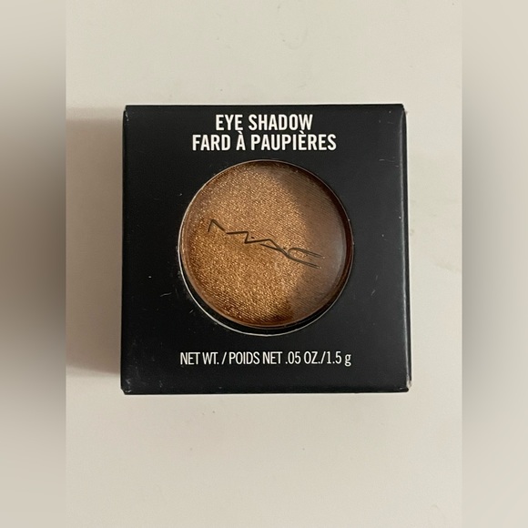 New MAC Cosmetics Eyeshadow in Amber Lights - Picture 2 of 3